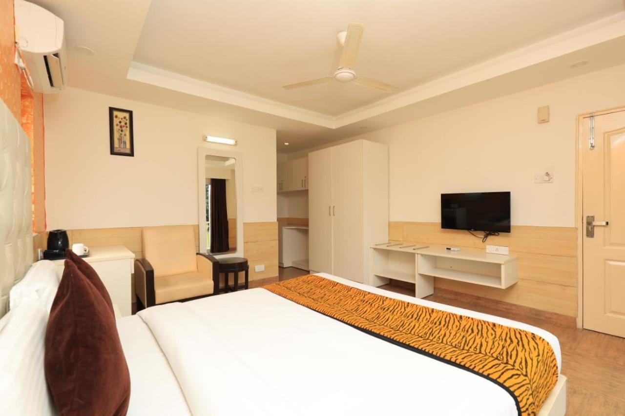 Hotel Broadway Near Delhi Airport New Delhi Exterior photo